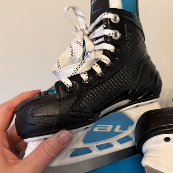 Bauer XLP Youth Ice Hockey Skates *New* - Picture 2 of 7